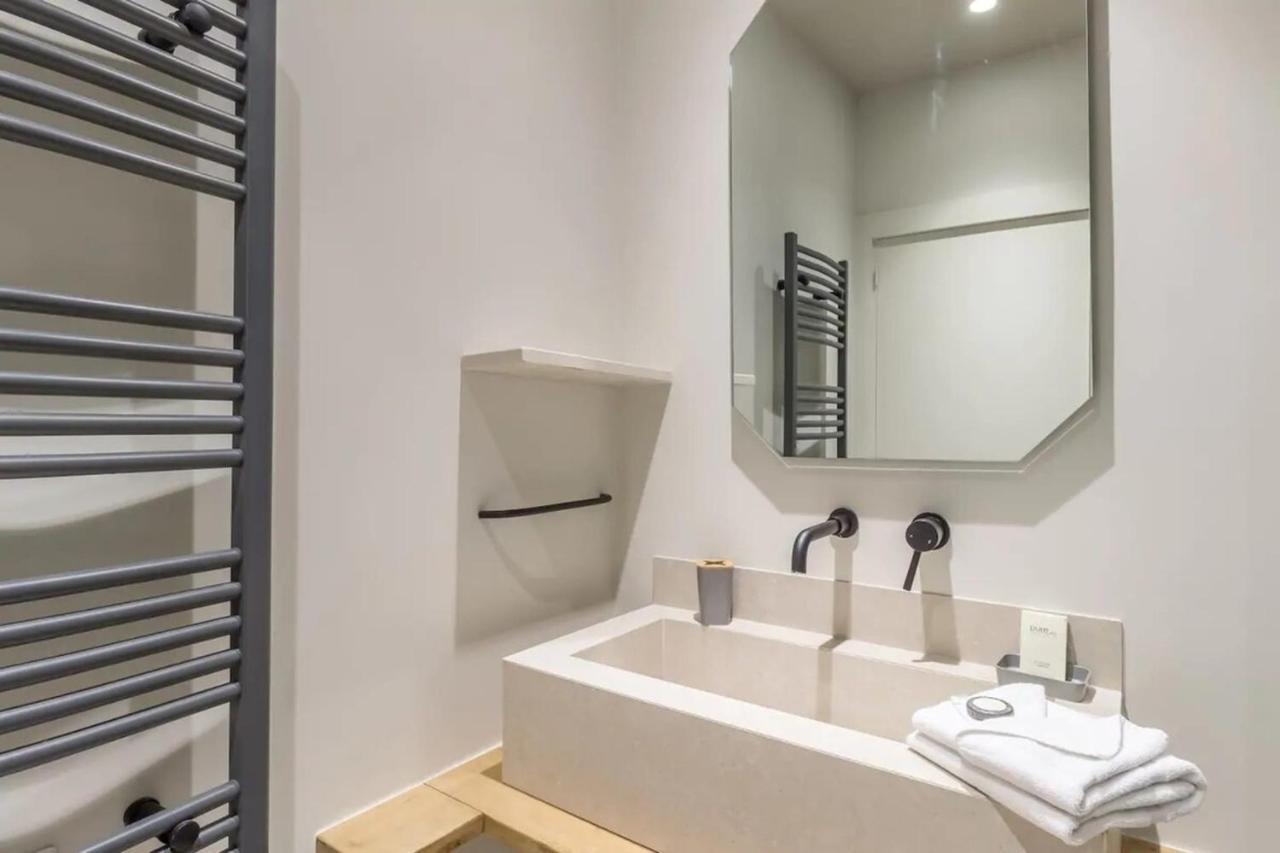 Private Furnished Ideally Located In The Carré D'or Appartement *